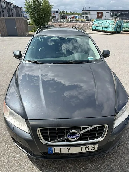 Volvo V70 2011 photo 2