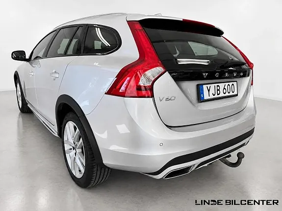 Volvo V60 Cross Country 2017 photo 3