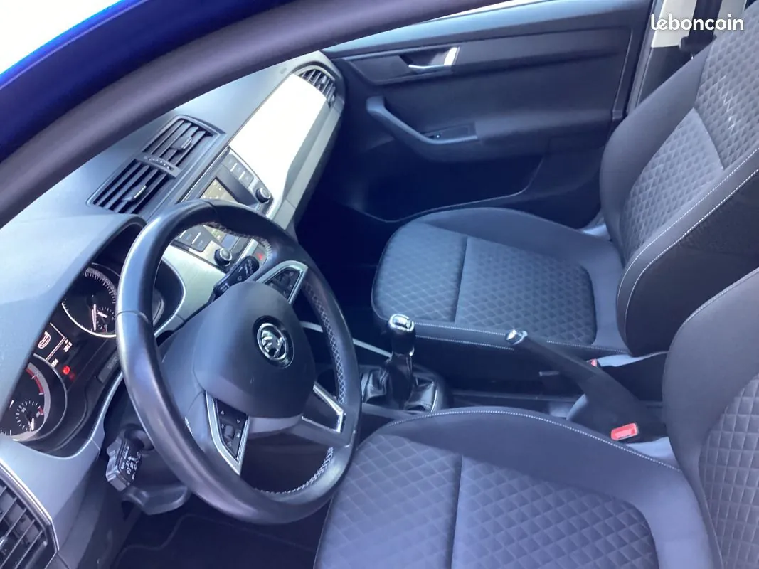 Skoda Fabia 2015 photo 4