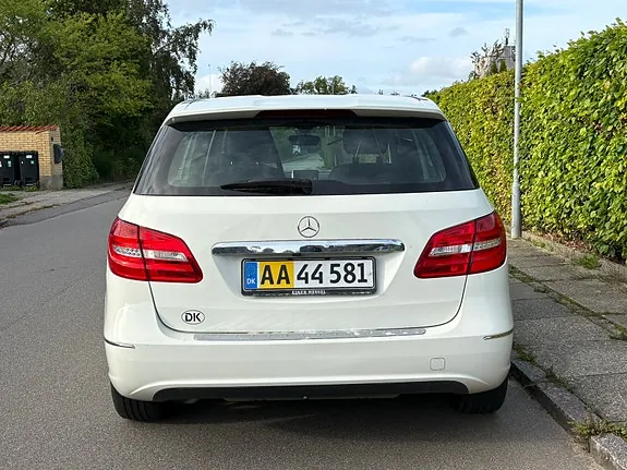 Mercedes-Benz B180 2013 photo 5