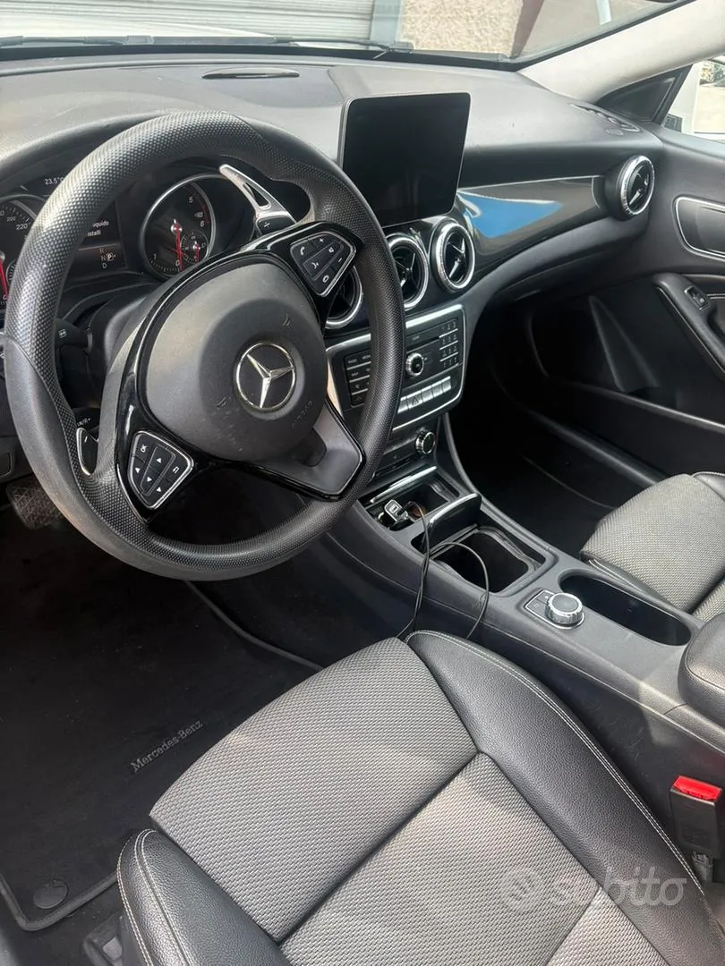 Mercedes-Benz Cla 2017 photo 2