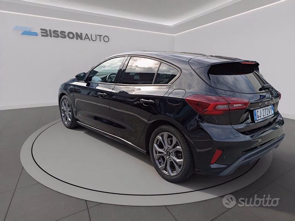 Ford Focus 2022 photo 3