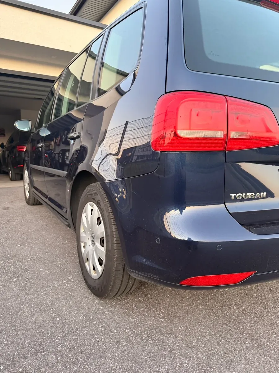 Volkswagen Touran 2010 photo 3