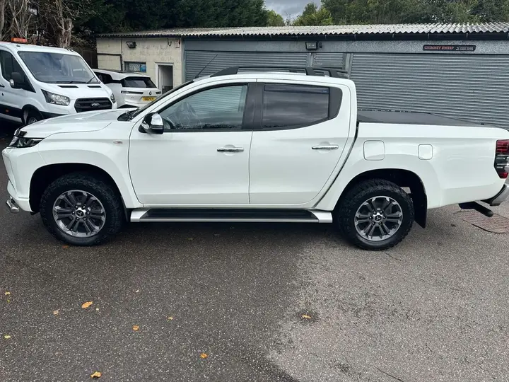 Mitsubishi L200 2020 photo 2