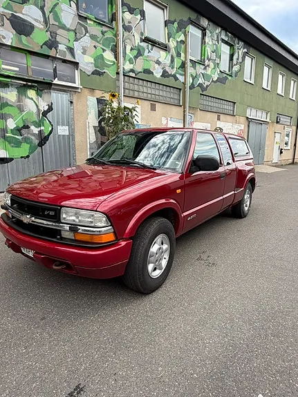 Chevrolet S10 1999 photo 2