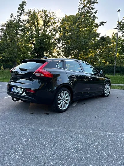 Volvo V40 2013 photo 2