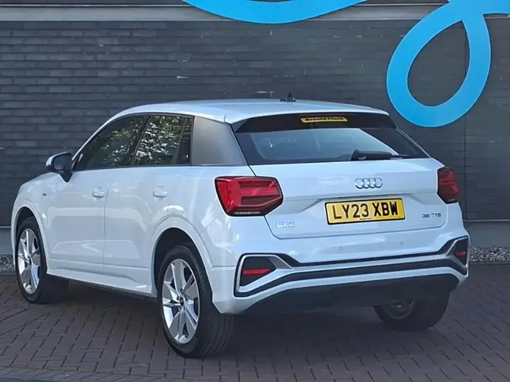 Audi Q2 2023 photo 2