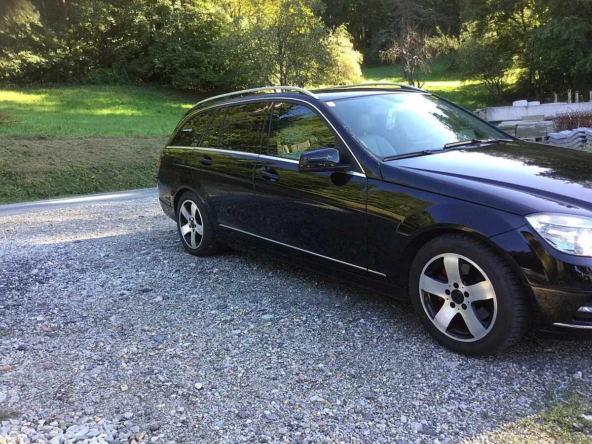 Mercedes-Benz C-Class 2011 photo 3