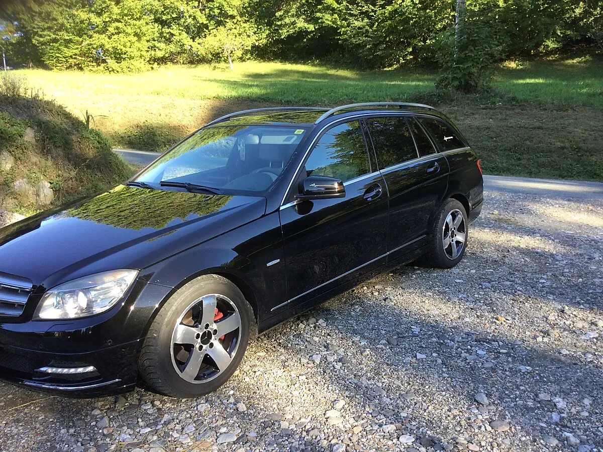Mercedes-Benz C-Class 2011 photo 2