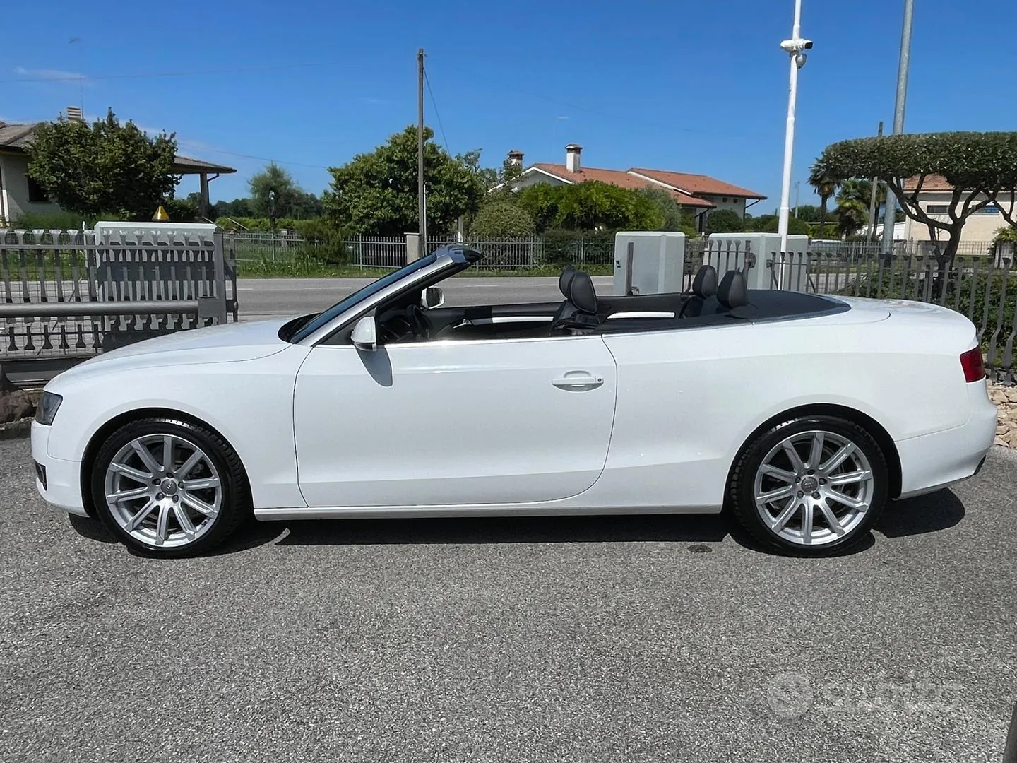 Audi A5 Cabrio 2011 photo 2