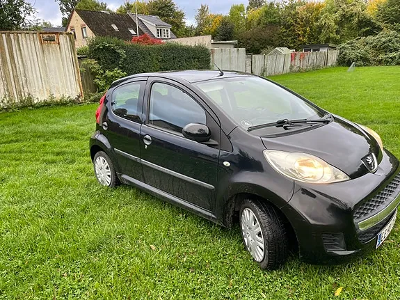 Peugeot 107 2011 photo 2