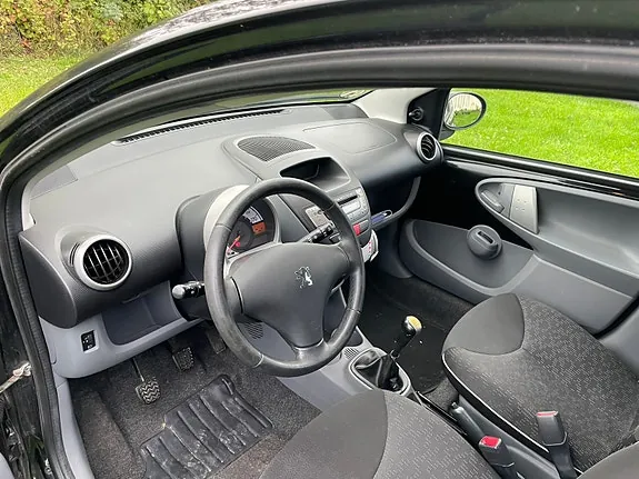 Peugeot 107 2011 photo 4