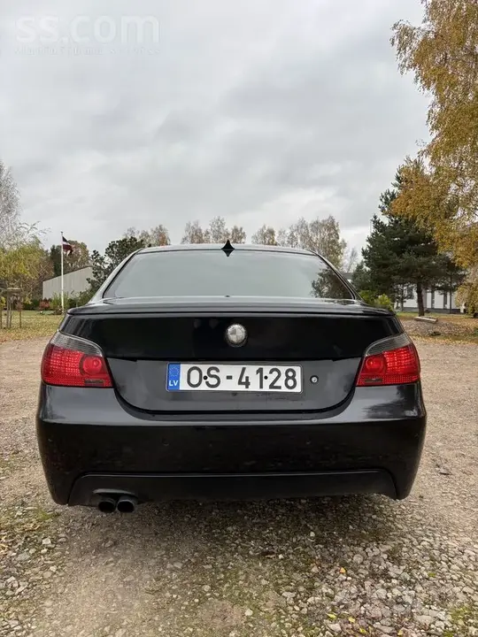 BMW E60 2005 photo 4