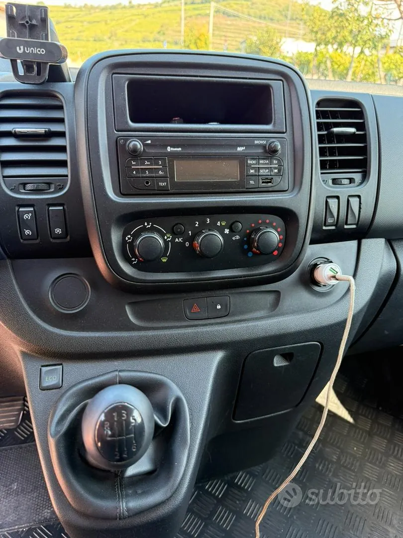 Opel Vivaro 2015 photo 5