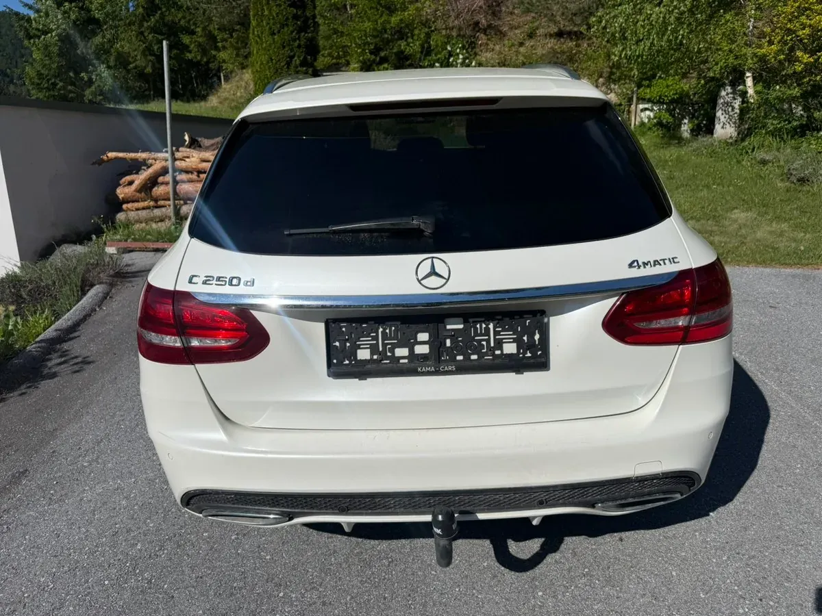 Mercedes-Benz C-Class 2015 photo 2