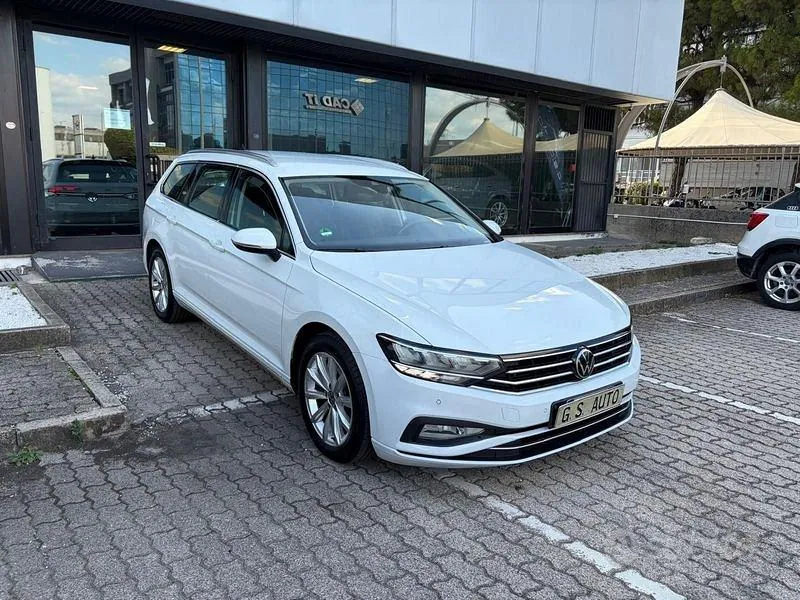 Volkswagen Passat Variant 2023 photo 3