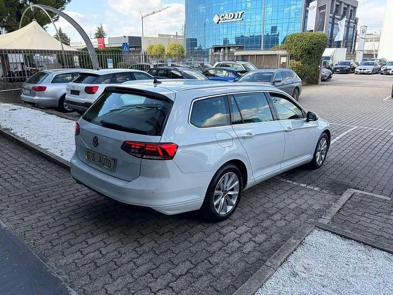 Volkswagen Passat Variant 2023 photo 4