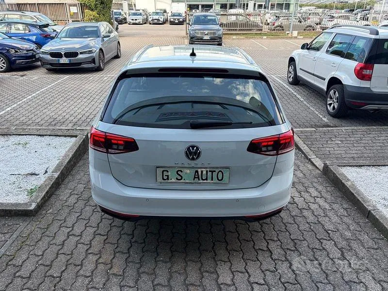 Volkswagen Passat Variant 2023 photo 5