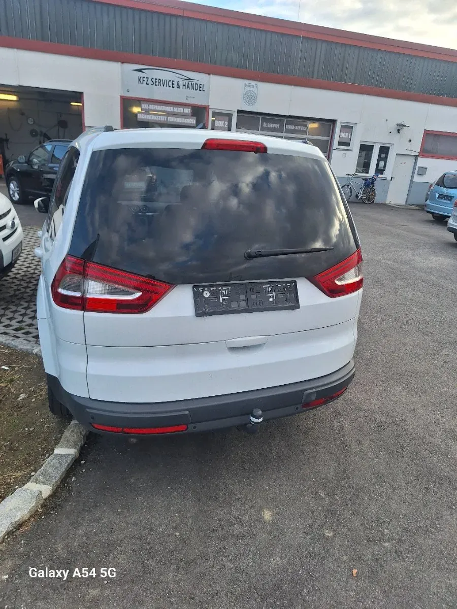 Ford Galaxy 2014 photo 3