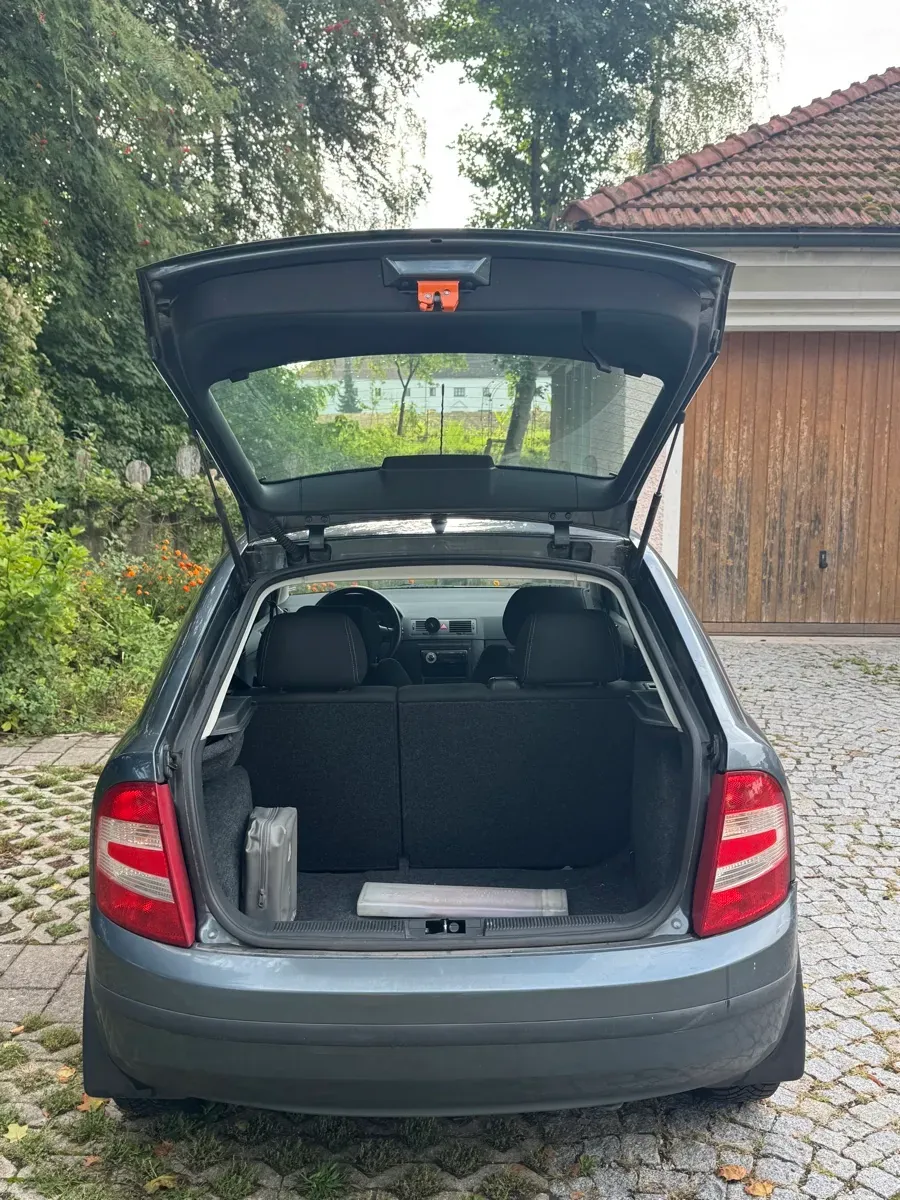 Skoda Fabia 2004 photo 3