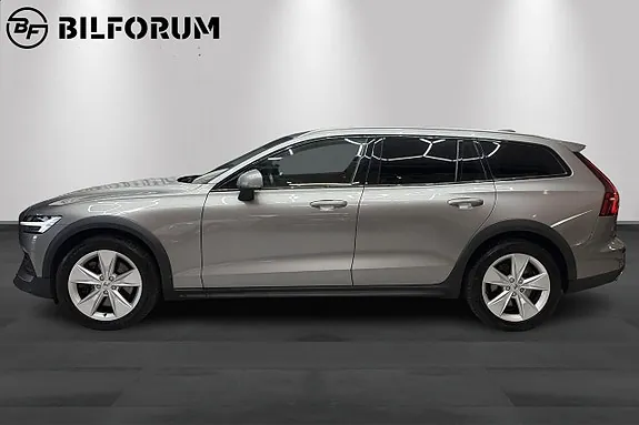 Volvo V60 Cross Country 2020 photo 2