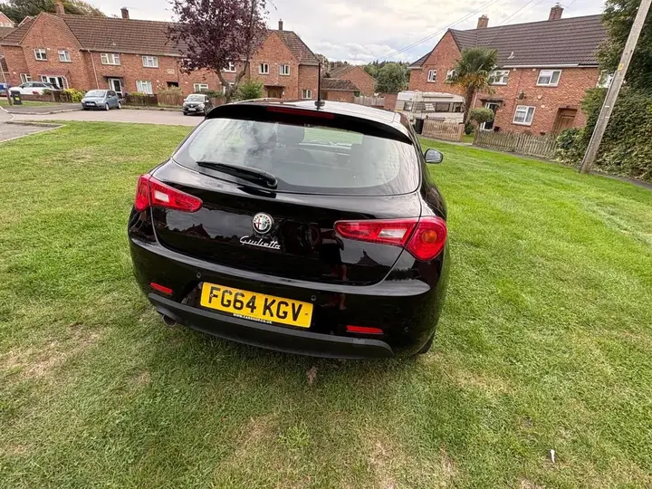 Alfa Romeo Giulietta 2014 photo 4