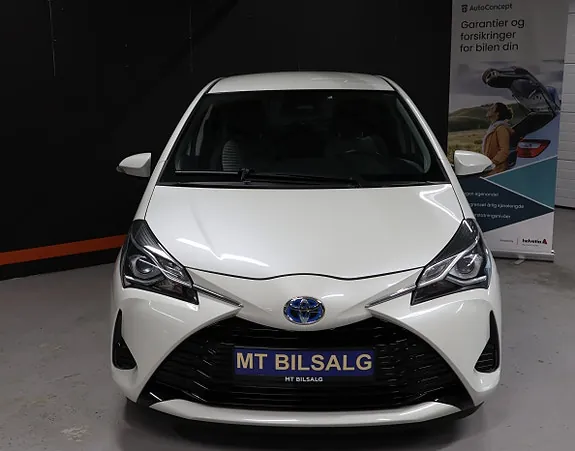 Toyota Yaris 2017 photo 2