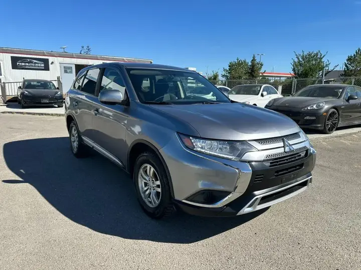 Mitsubishi Outlander 2019 photo 3