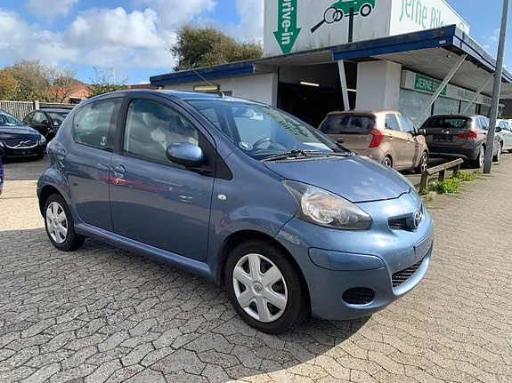 Toyota Aygo 2009 photo 2
