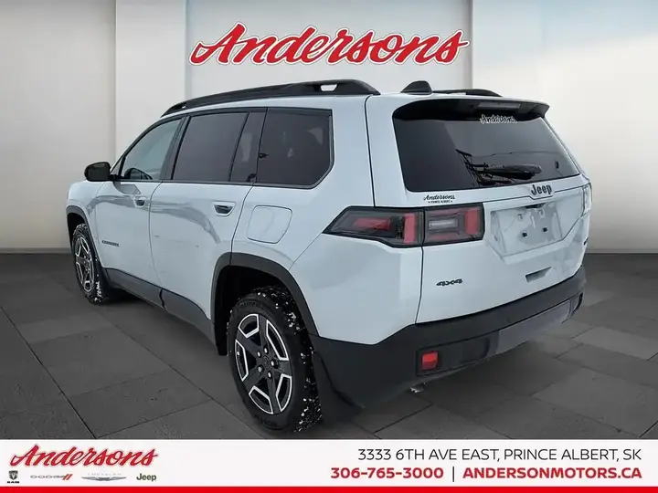Jeep Cherokee 2026 photo 4