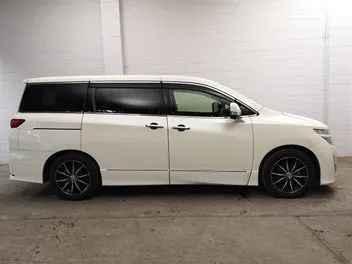 Nissan Elgrand 2013 photo 4