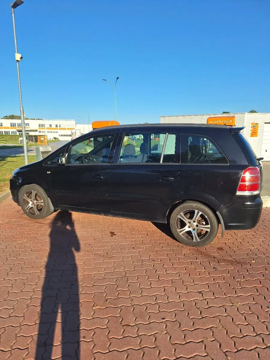 Opel Zafira 2006 photo 2