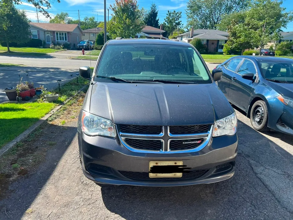 Dodge Grand Caravan 2015 photo 2