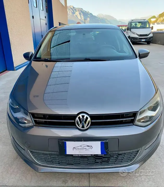 Volkswagen Polo 2011 photo 2