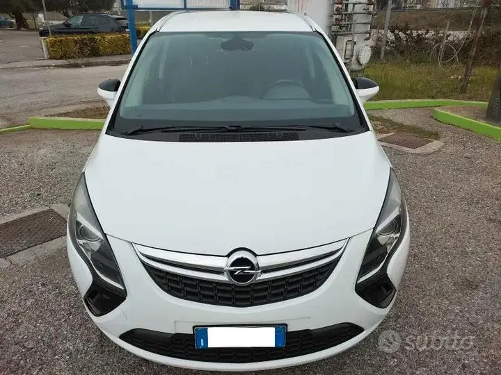 Opel Zafira Tourer 2012 photo 2