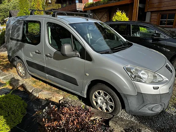 Peugeot Partner 2010 photo 2