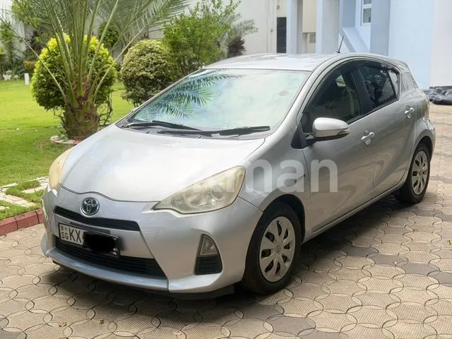 Toyota Aqua 2012 photo 3