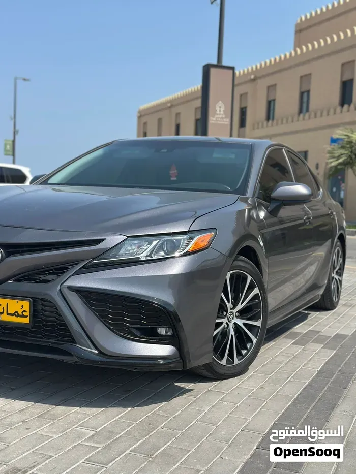 Toyota Camry 2018 photo 2