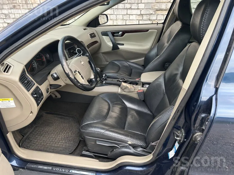 Volvo V70 2004 photo 3