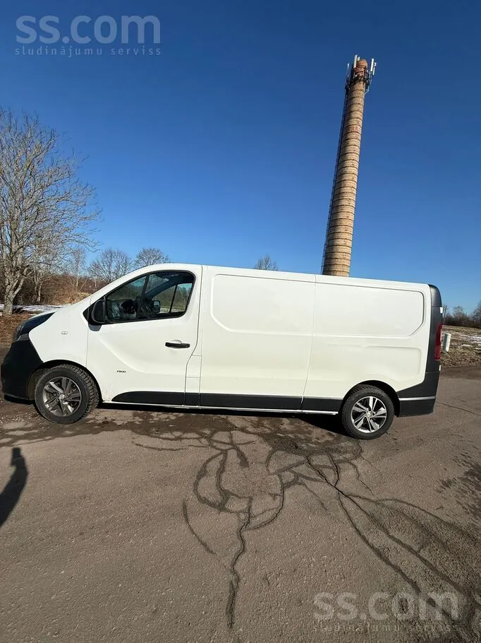 Opel Vivaro 2015 photo 2