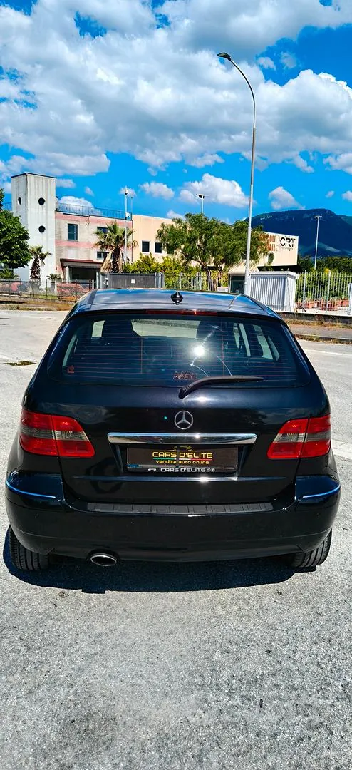 Mercedes-Benz B180 2009 photo 3