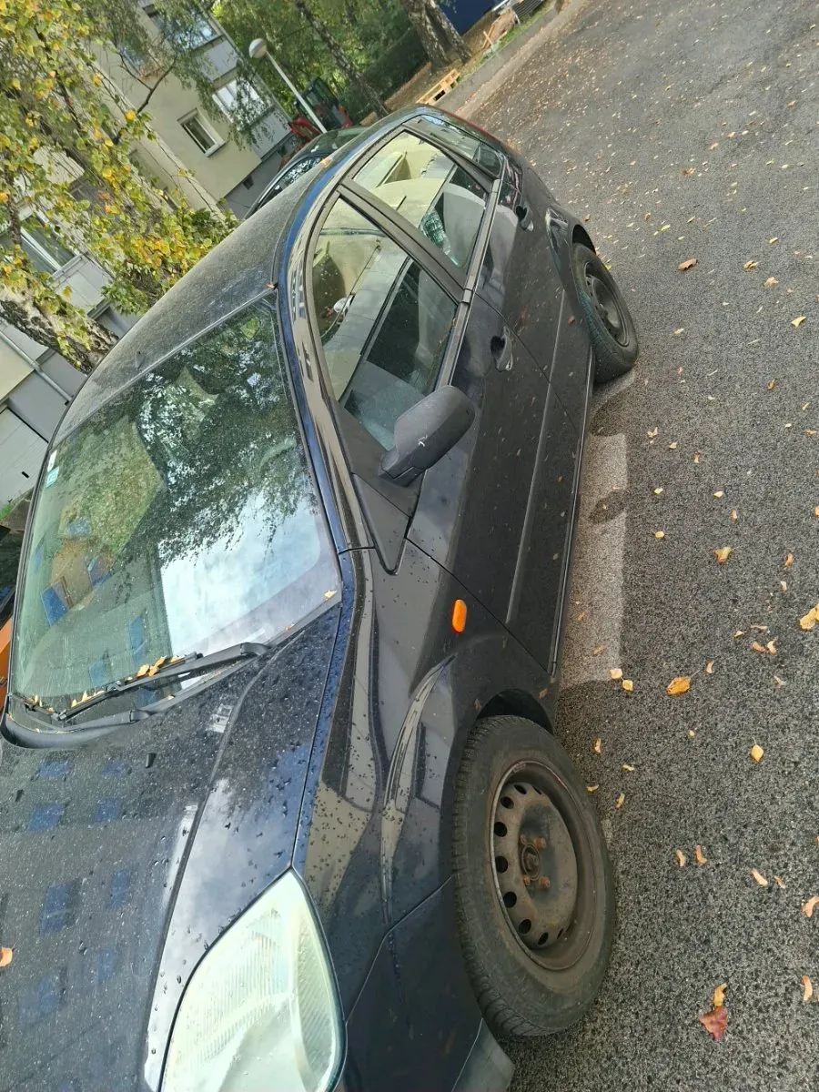 Ford Fiesta 2005 photo 2