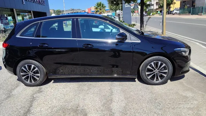 Mercedes-Benz B 180 2022 photo 2