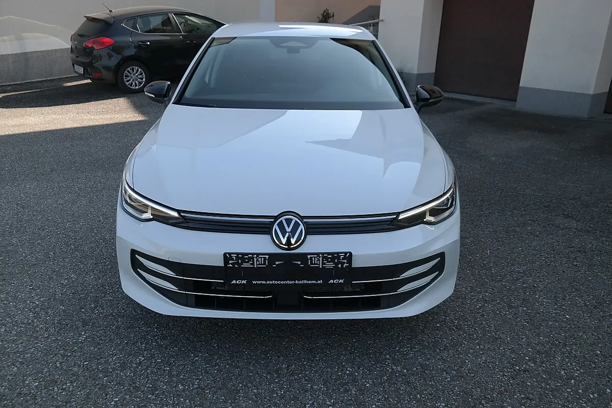 Volkswagen Golf 2025 photo 2