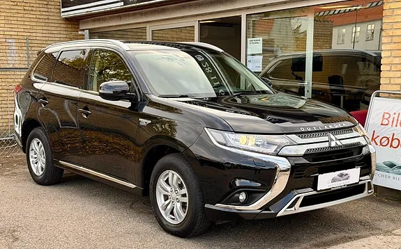 Mitsubishi Outlander 2020 photo 2