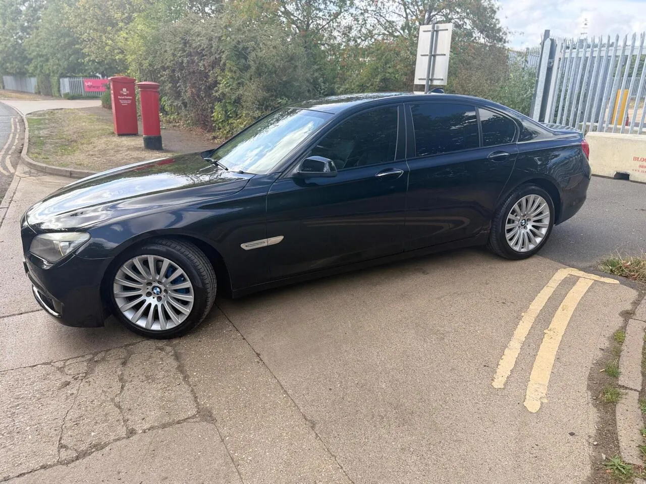 BMW 7 Series 2012 photo 5
