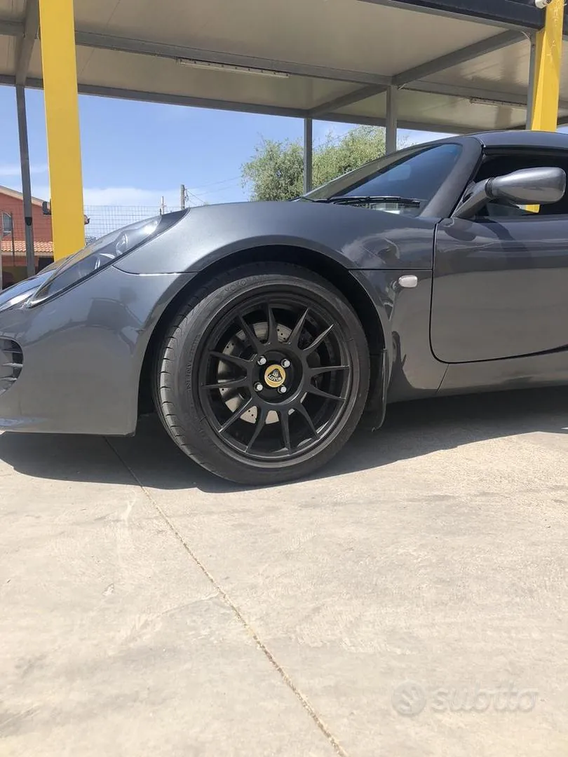 Lotus Elise 2009 photo 2