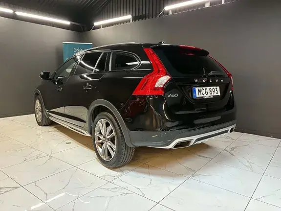 Volvo V60 Cross Country 2016 photo 4