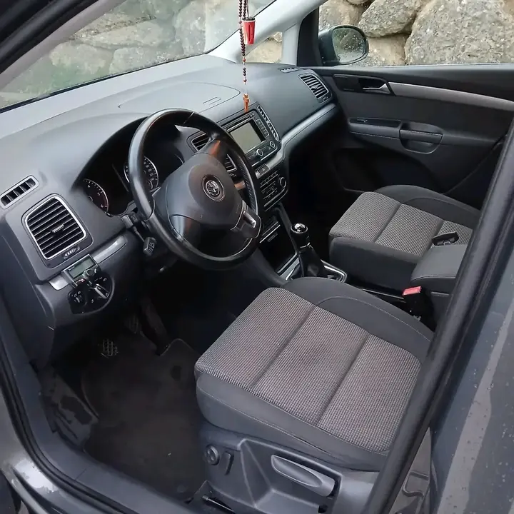 Volkswagen Sharan 2011 photo 3