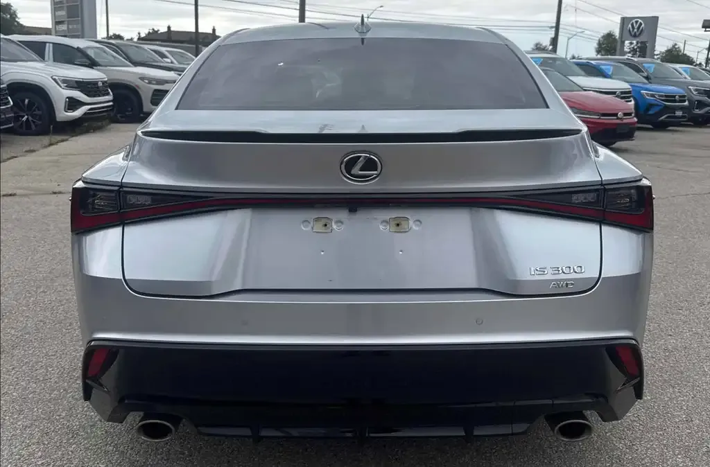 Lexus Is 2023 photo 4